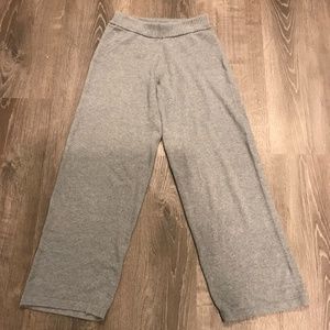 Gray knit cropped lounge pant
